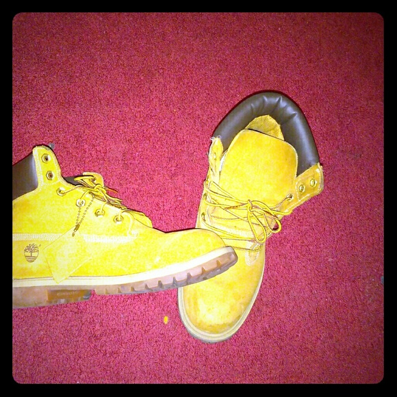 Shoes - Picture 1 of 1
